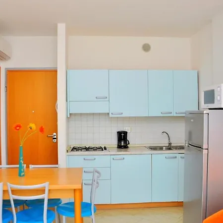 Luminous Beachside Flat - Beahost Bibione